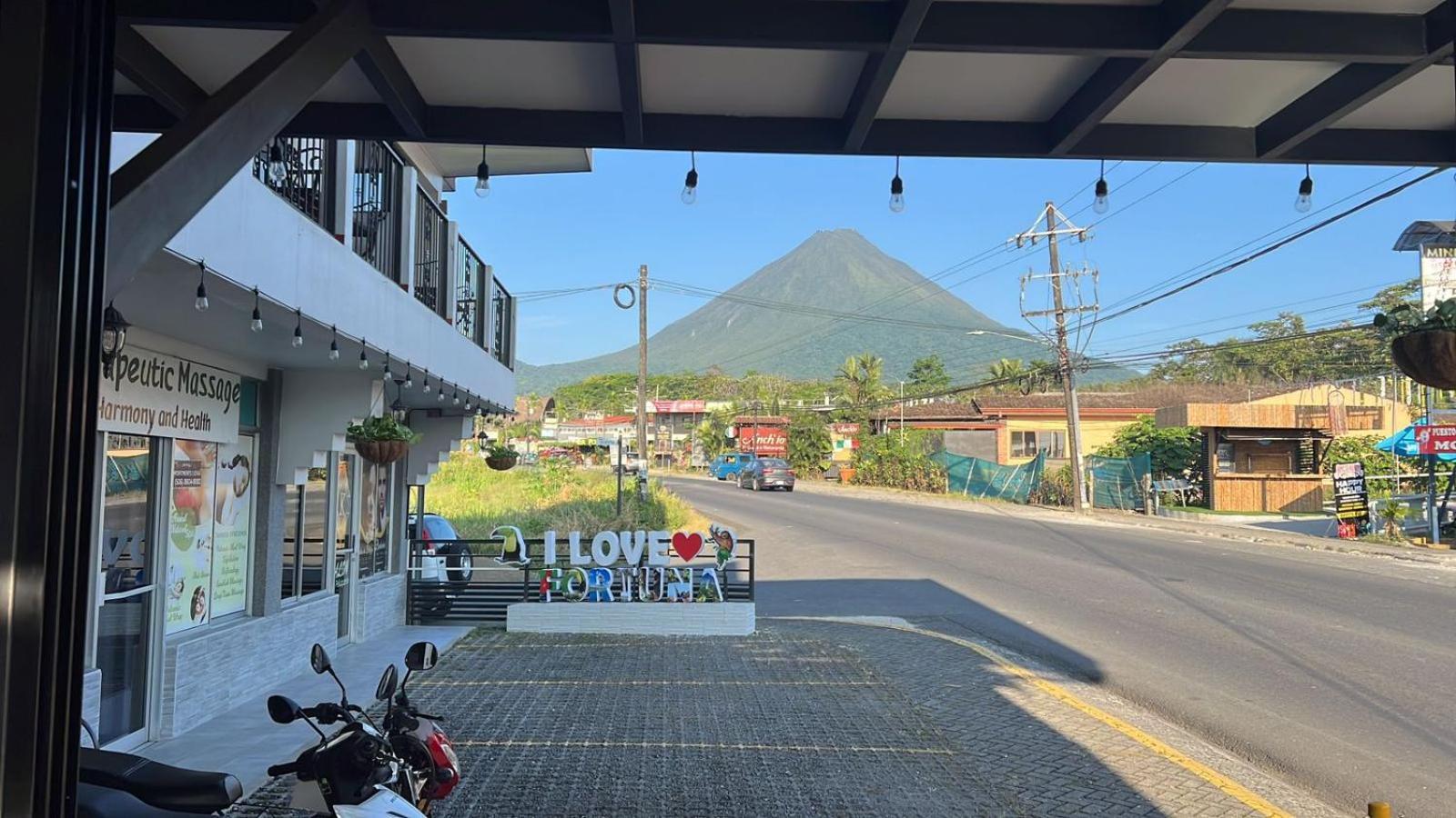 Hotel Arenal By Regina La Fortuna المظهر الخارجي الصورة